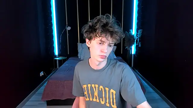 Snapshot of LukeSweet chatting on July 2026 04:18:02 PM LukeSweet online show from July 2026 04:18:02 PM