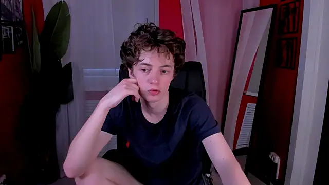 LukeSweet online show from April 2026 03:28:01 PM