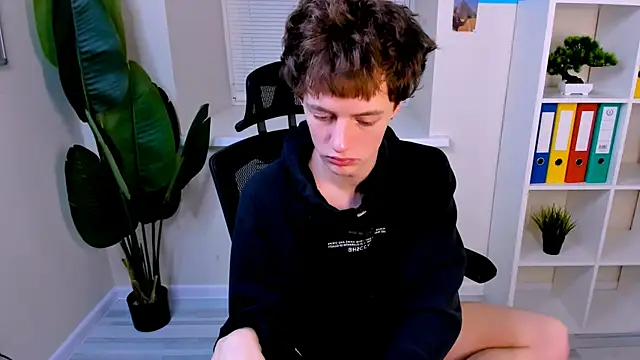 LukeSweet online show from January 2026 10:52:02 AM