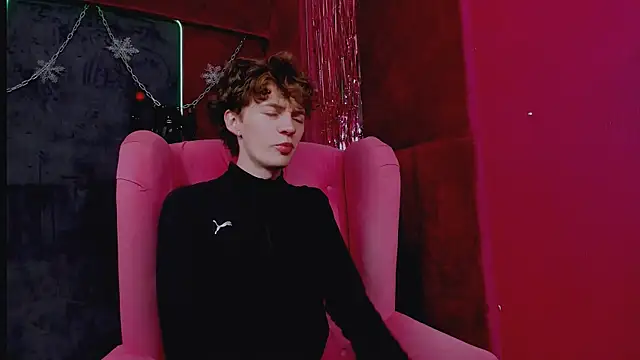 LukeSweet online show from December 2025 11:49:01 AM