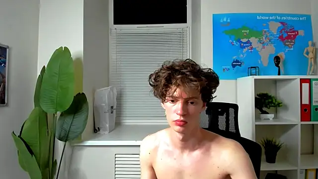 Snapshot of LukeSweet chatting on July 2026 04:47:01 PM LukeSweet online show from July 2026 04:47:01 PM