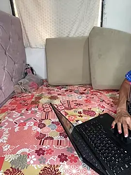 Snapshot of Nadia-melej chatting on June 2026 06:53:02 PM Nadia-melej online show from June 2026 06:53:02 PM