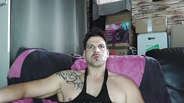 XxBigboybandxX online show from March 2026 02:13:01 PM