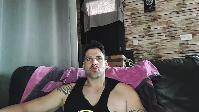 XxBigboybandxX online show from February 2026 01:44:02 PM