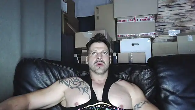 XxBigboybandxX online show from April 2026 07:07:02 PM