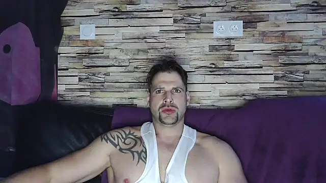 XxBigboybandxX online show from March 2025 05:35:02 PM
