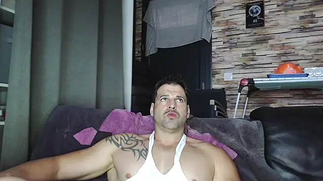 Snapshot of XxBigboybandxX chatting on November 2025 07:23:02 AM XxBigboybandxX online show from November 2025 07:23:02 AM