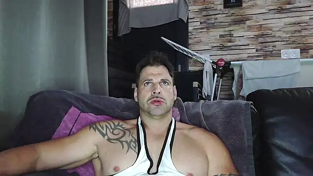 Snapshot of XxBigboybandxX chatting on November 2025 02:43:02 PM XxBigboybandxX online show from November 2025 02:43:02 PM