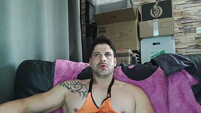 XxBigboybandxX online show from April 2026 02:07:02 PM