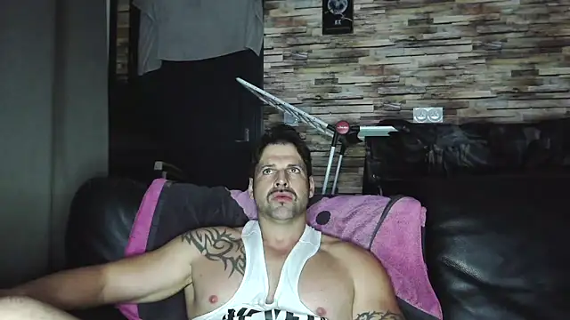 XxBigboybandxX online show from December 2025 06:43:02 PM