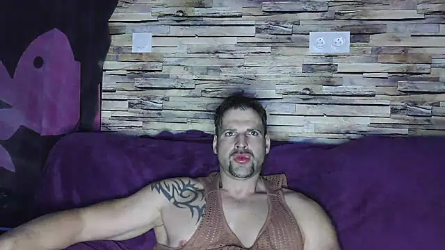 XxBigboybandxX online show from March 2025 07:17:01 PM