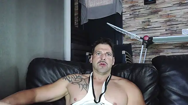 Snapshot of XxBigboybandxX chatting on October 2025 07:51:02 AM XxBigboybandxX online show from October 2025 07:51:02 AM