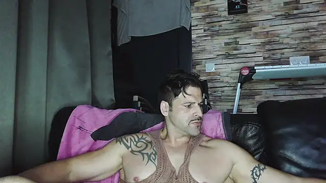 Snapshot of XxBigboybandxX chatting on December 2025 07:30:01 PM XxBigboybandxX online show from December 2025 07:30:01 PM