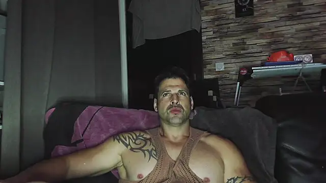 Snapshot of XxBigboybandxX chatting on November 2025 05:28:01 PM XxBigboybandxX online show from November 2025 05:28:01 PM