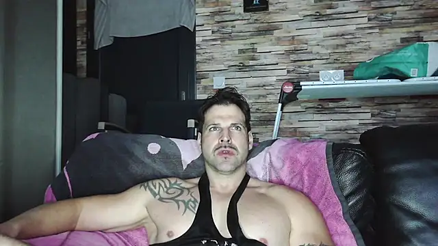 XxBigboybandxX online show from January 2026 06:59:01 PM