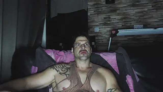 XxBigboybandxX online show from December 2025 07:08:02 PM