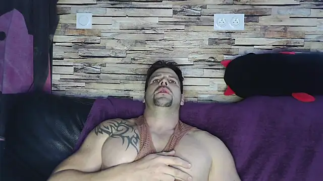 XxBigboybandxX online show from March 2025 04:50:02 PM