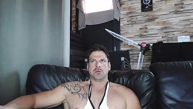 Snapshot of XxBigboybandxX chatting on October 2025 03:32:02 PM XxBigboybandxX online show from October 2025 03:32:02 PM