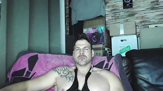 XxBigboybandxX online show from March 2026 06:36:01 PM