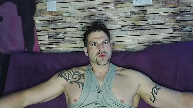 XxBigboybandxX online show from February 2025 07:48:01 AM