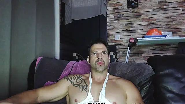 Snapshot of XxBigboybandxX chatting on November 2025 04:11:01 PM XxBigboybandxX online show from November 2025 04:11:01 PM