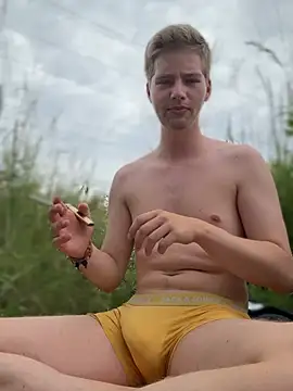 CDLukeLucy420 online show from June 2026 12:32:02 PM