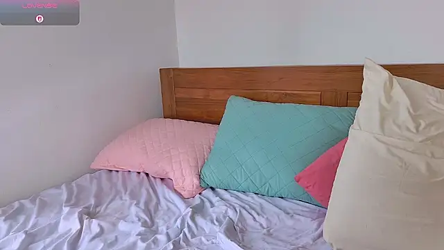 Snapshot of SashaStory chatting on November 2025 07:34:01 AM SashaStory online show from November 2025 07:34:01 AM