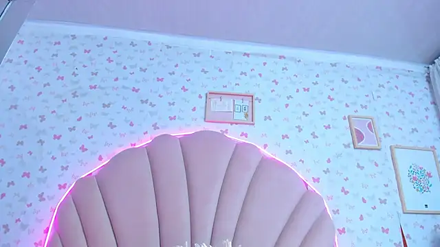 ashlyleee  online show from December 2024 03:31:01 PM