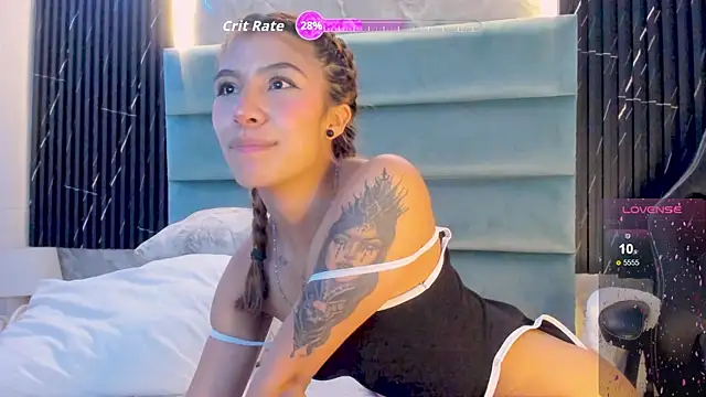 Snapshot of MelodiLovee_ chatting on November 2025 07:07:01 PM MelodiLovee online show from November 2025 07:07:01 PM