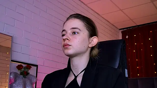 TinaDavil online show from February 2026 01:09:01 PM