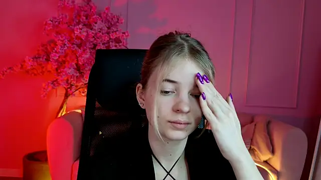 TinaDavil online show from December 2025 09:11:02 AM