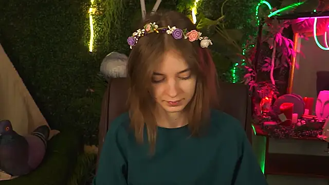Snapshot of TinaDavil chatting on February 2025 02:05:02 PM TinaDavil online show from February 2025 02:05:02 PM