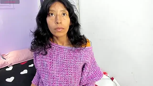 Snapshot of karolinee_66_ chatting on December 2025 03:27:02 AM karolinee 66 online show from December 2025 03:27:02 AM