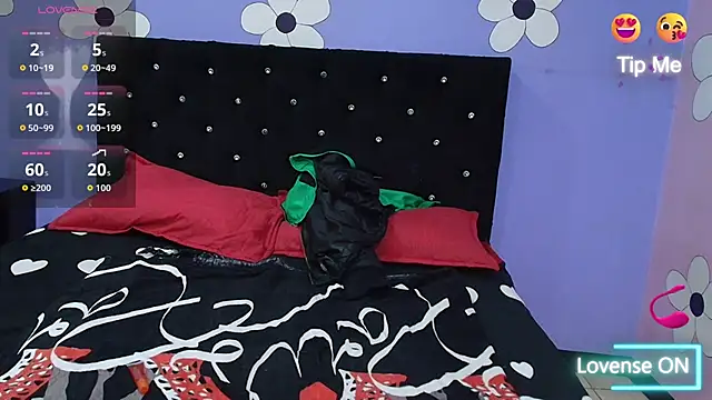 karolinee 66  online show from March 2026 04:18:02 AM