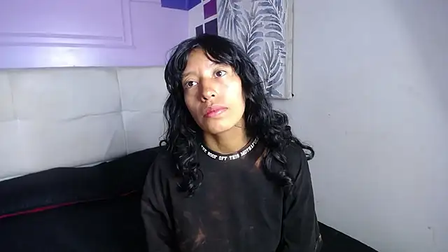 karolinee 66  online show from January 2026 04:56:02 PM