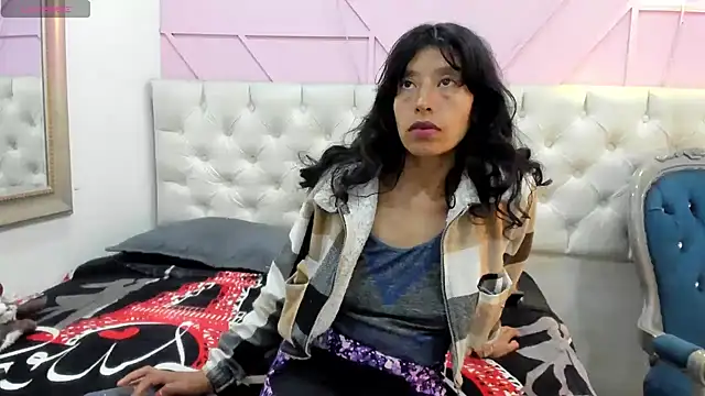 karolinee 66  online show from April 2026 04:24:02 AM