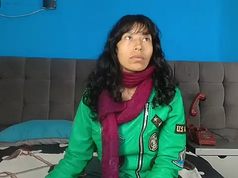 karolinee 66  online show from March 2026 04:12:01 AM