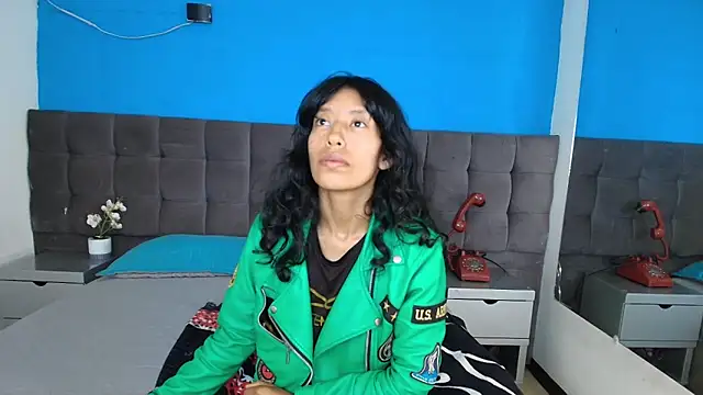 karolinee 66  online show from March 2026 04:14:01 AM