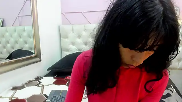 karolinee 66  online show from April 2026 04:17:01 AM