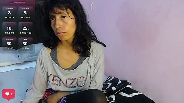 karolinee 66  online show from January 2026 05:27:02 PM