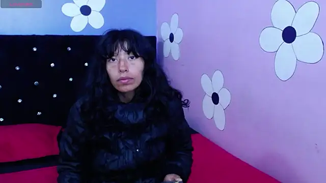 karolinee 66  online show from February 2026 04:37:02 AM