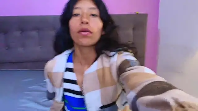 Snapshot of karolinee_66_ chatting on June 2026 03:28:01 AM karolinee 66 online show from June 2026 03:28:01 AM