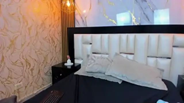 ZoehRoux online show from December 2025 12:11:02 AM