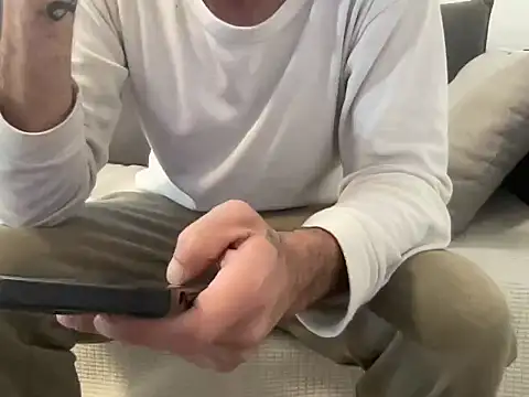 4small4inchlol online show from March 2026 12:54:01 PM