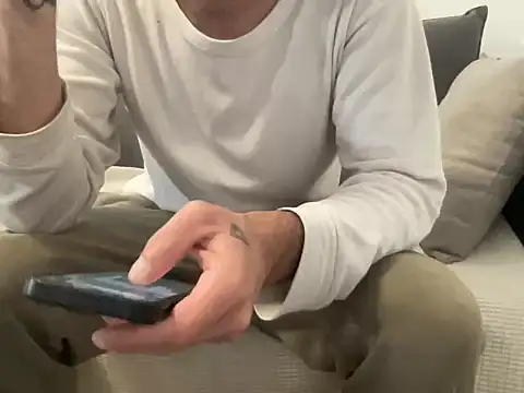 4small4inchlol online show from March 2026 02:10:02 PM