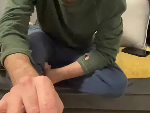 4small4inchlol online show from December 2025 08:04:02 PM