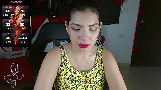 Carolaine69  online show from May 2026 01:39:01 PM