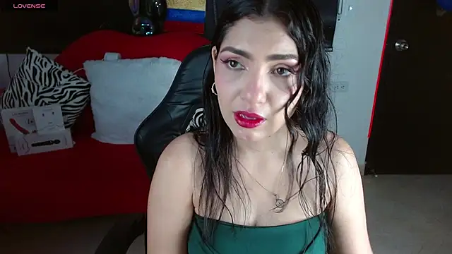 Carolaine69  online show from June 2026 01:38:01 PM