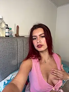 Isa smeraldy online show from June 2026 04:11:02 PM