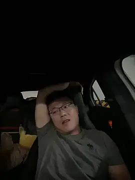 Snapshot of YoY-man chatting on December 2024 06:00:01 AM YoY-man online show from December 2024 06:00:01 AM